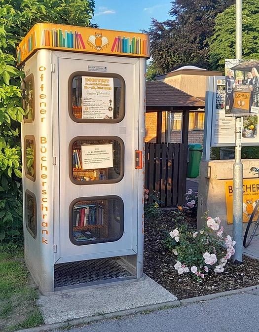 Telefonzelle als Offener Bücherschrank