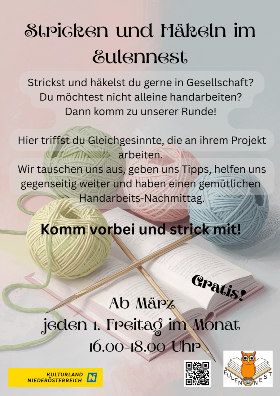 Wollknäuel, Stricknadeln und Buch auf Tisch